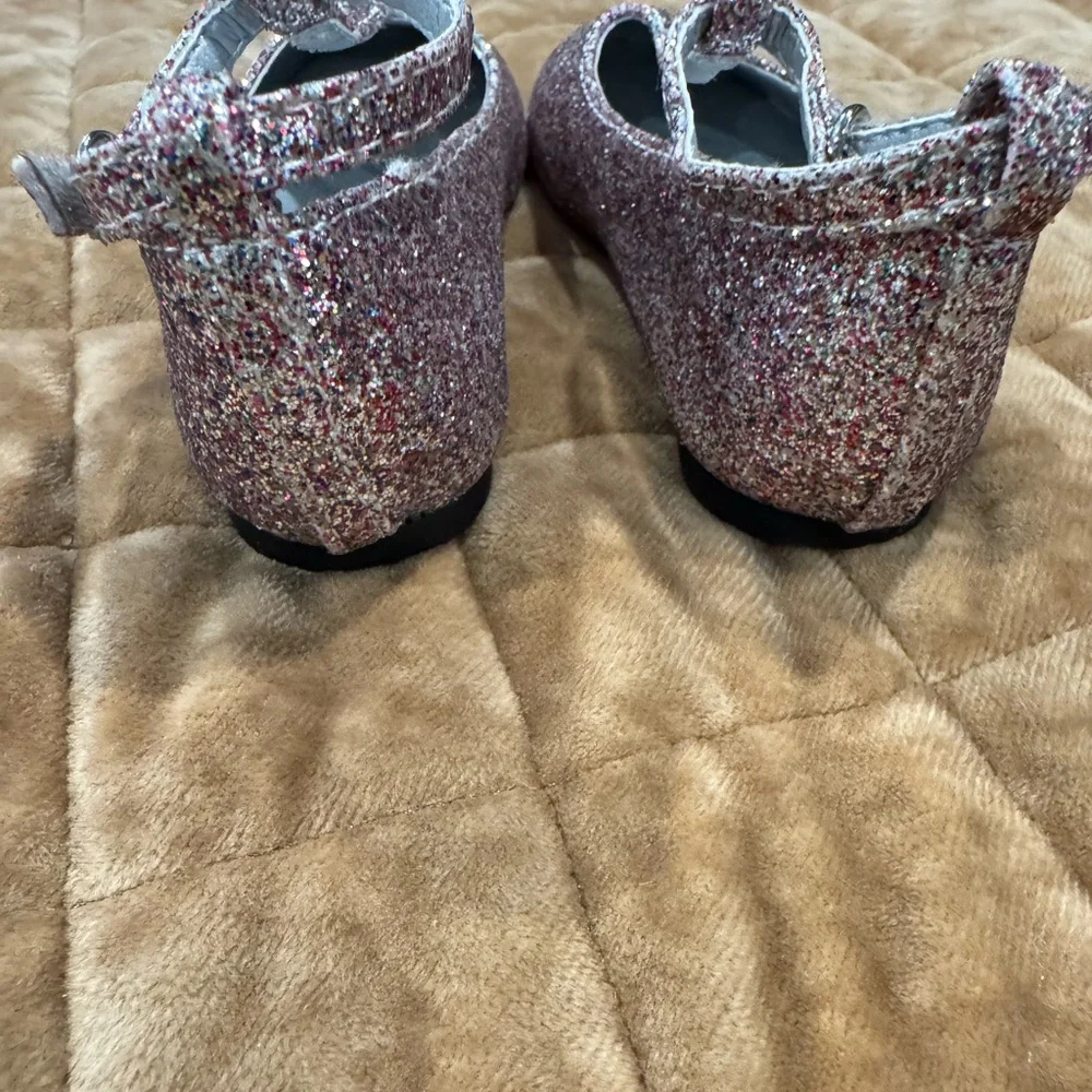 HARPER CANYON Glittery Pink Kids Shoes with adjustable straps! 🎉SO MUCH FUN🎉